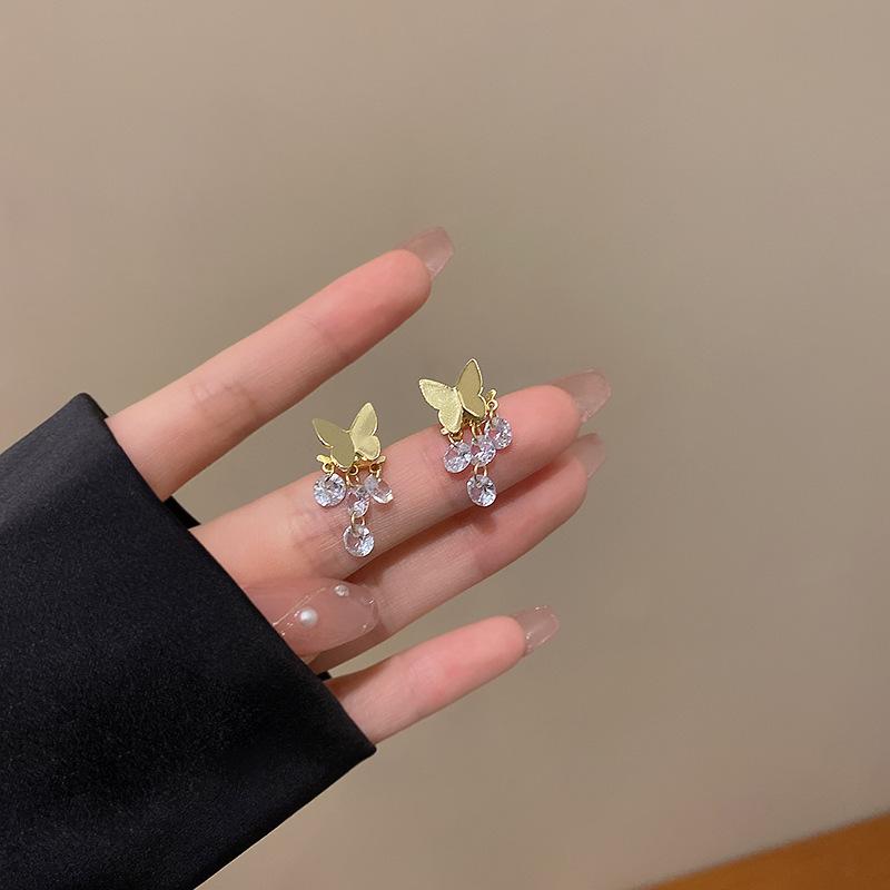 BLINGBAY New Women's Earrings Retro Women's Light Luxury High-End Niche Earrings Sweet Temperament Ear Accessories Modern Jewelry Gifts