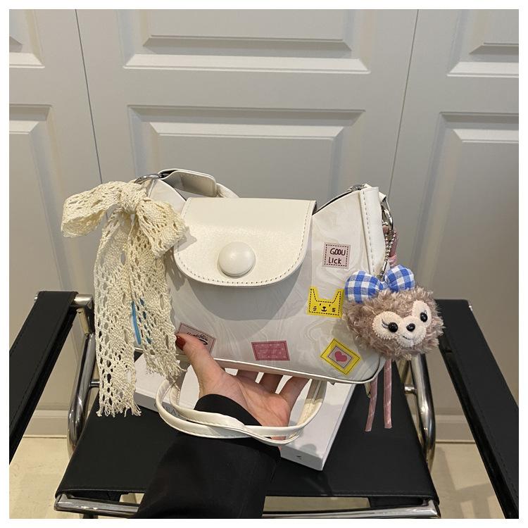 

Large capacity versatile shoulder armpit bag Korean version large capacity 2025 splicing new fashion personalized design commuting Without pendant белый