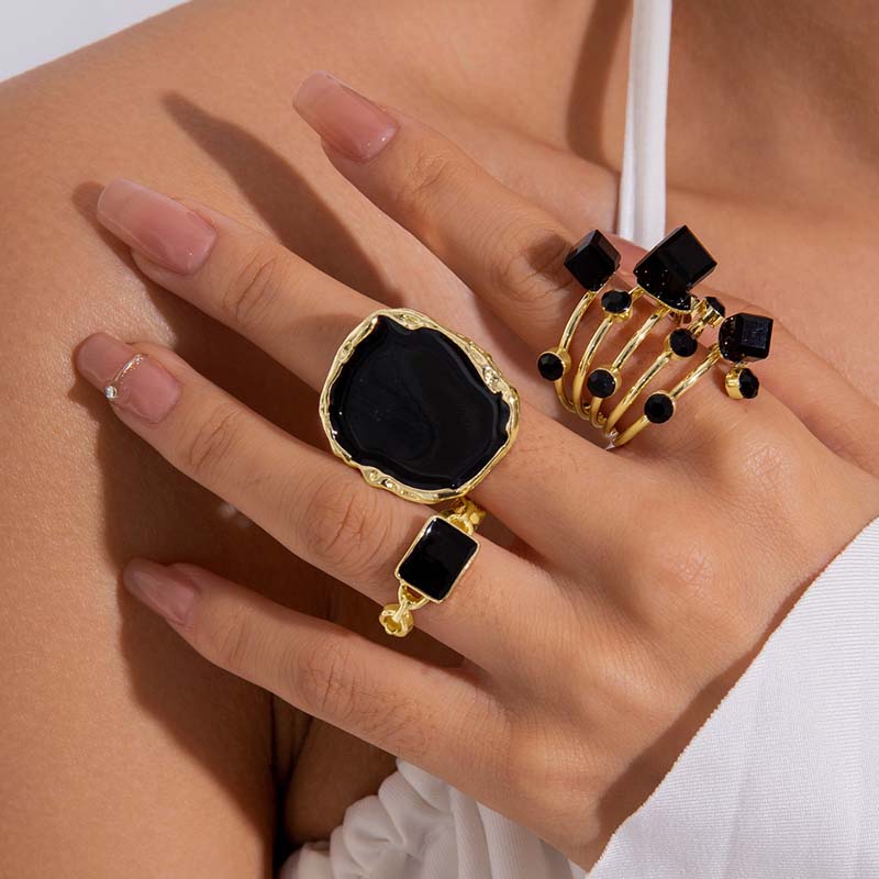 

3Pcs/Set Vintage Black Drip Oil Enamel Rings Set for Women Punk Hip Hop Crystal Square Geometric Statement Ring Zircon Gifts