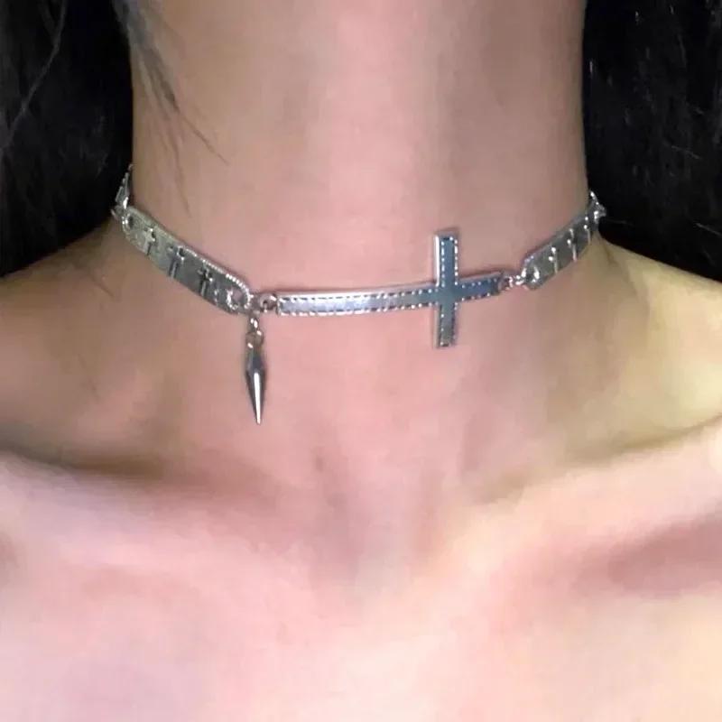 Punk Zircon Spliced Cross Rivet Necklace Grunge Rock Cool Accessories Cool Necklace Women Goth Korean Fashion Choker