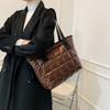 Large-capacity bag women's bag new casual shoulder bag embroidery thread commuter tote bag simple