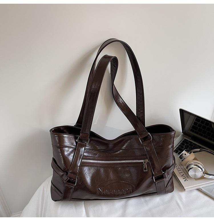 

Large-capacity commuter tote bag women s 2025 new fashion simple casual briefcase oil wax leather retro shoulder bag