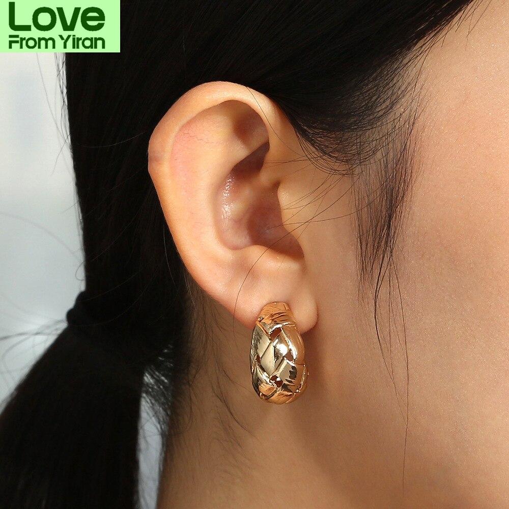 Open Wide Textured Hoop Earrings For Women Chunky C Shaped Twist Circle Earrings Statement Round Earrings Geometric Jewelry