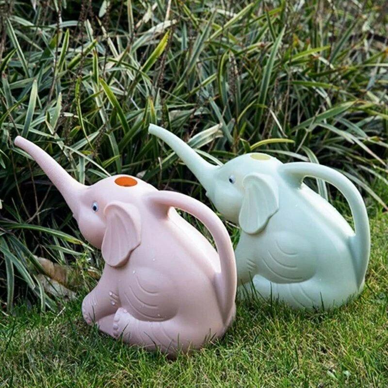 Cute Plastic Elephant Shape Watering Can Pot Home Patio Lawn Gardening Tool Watering Pot for Outdoor Irrigation Water Spray