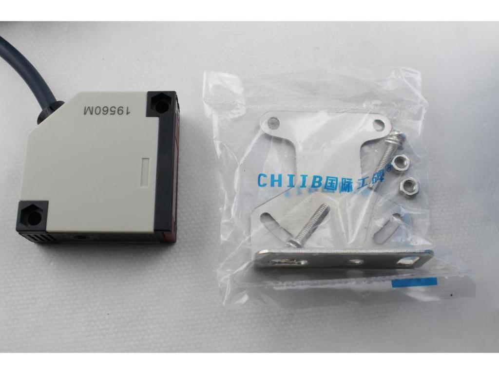 HUGONG Infrared Visible Light Diffuse Reflection Sensor E3JK-DS70M1/2