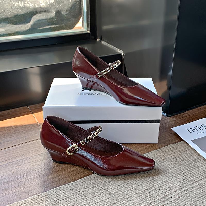 Fashion Spring New Slope Heel Shoes for Women Square Head Shallow Mouth Metal Chain Soft Sole Anti-slip Wear-resistant Single Shoes