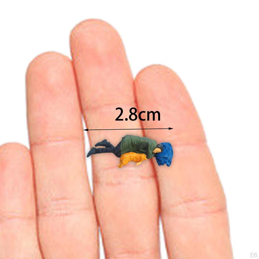 1/64 Figure Doll Backpacker Handpainted Resin Mini Travelers Figurines for Fairy Garden Accessory