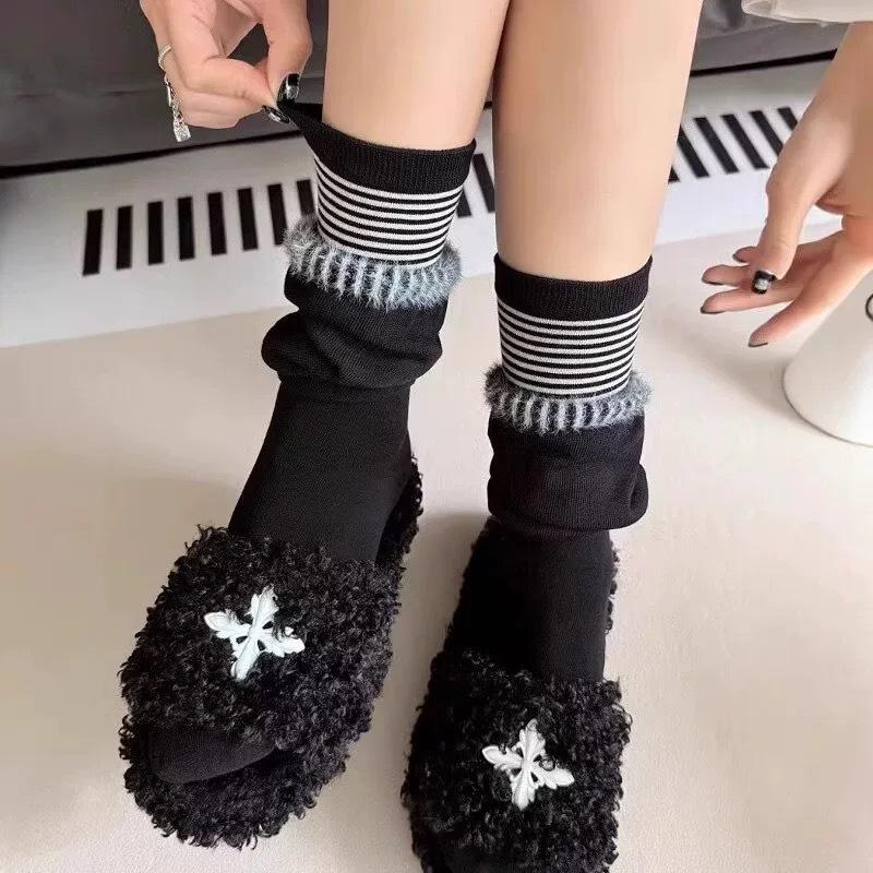Autumn Girl Mid-calf Double-layer Spliced Socks for A Slimming and Stylish Look, Flared Flared Combed Cotton Pile Socks, Niche Striped Trendy Socks