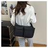 Unisex Vattentät Crossbody-väska i Nylon med Stor Kapacitet och Flera Fickor