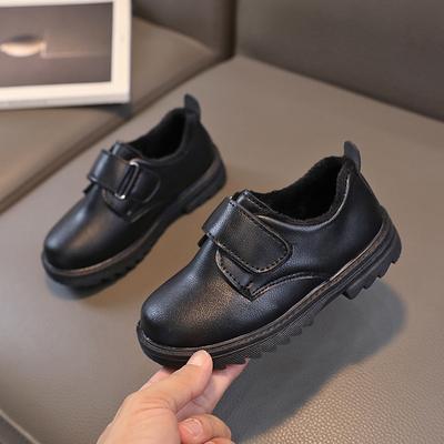 2024 Storbritannien Stil Halkfria Pojkar Läderskor Kardborre PU Kardborre Barn Loafers för Föreställning Fest Bröllop Visningar Platta