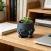 Süße lächelnde Gesichts-Blumentopf 3D-gedruckter Lesekopf-Blumentopf Sitzende Figur mit Buch