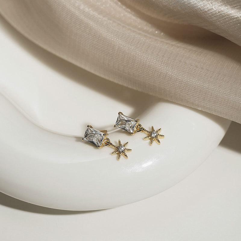 

Rectangular Star Earrings Eight Laces Sweet and Temperament Earring Pendant Fresh Style