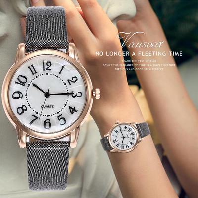 Damenmode-Armbanduhr mit kleinem Zifferblatt, lässige Leder-Kleid-Mode-Accessoires-Uhr
