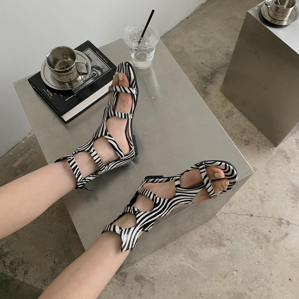 Europe and America Peep Toe Rome Flat Bottom Casual Sandals  2024 New Fashion Zebra Pattern Hollow Out Shoes for Women Summer