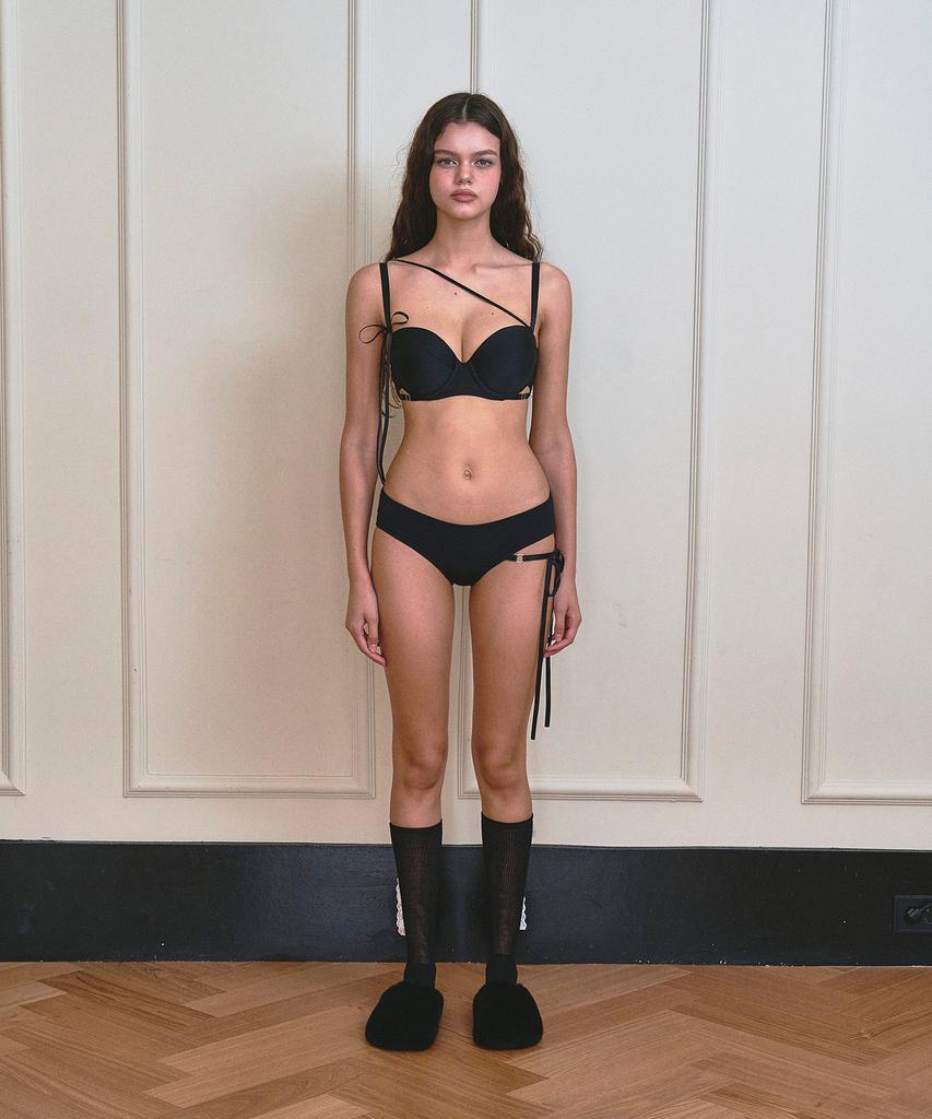 VINAJ Asymmetrical Long Ribbon Half-Cup Bikini Bra (Black)