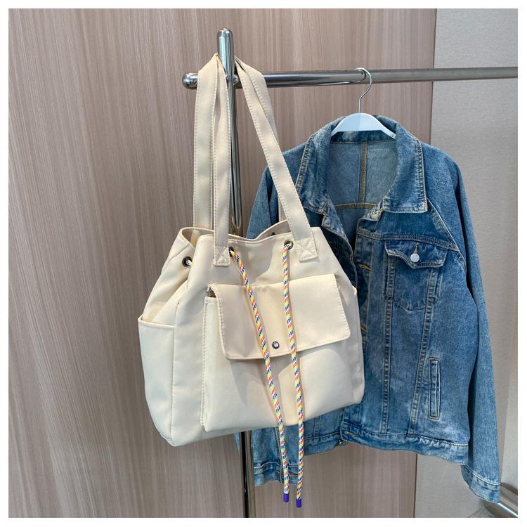 Waterproof Shoulder Bag for Women Large Capacity Stylish Tote Bag Lightweight Versatile and Minimalist Texture Commuter Bag бежевый
