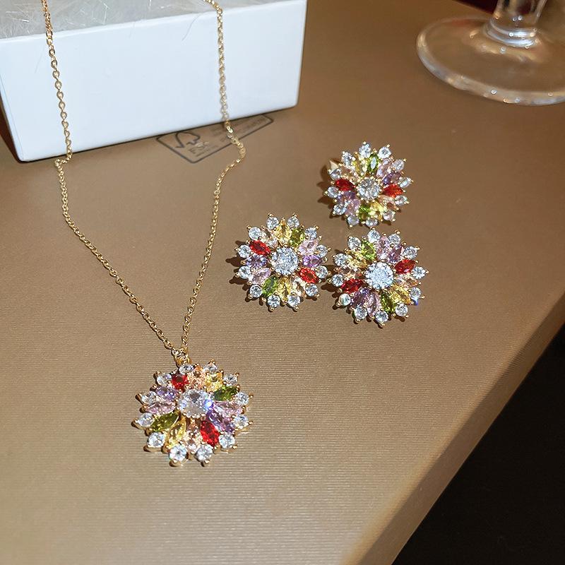 

Retro Luxury Zircon Flower Sterling Silver Stud Earrings, Gold-Plated for Elegant Women