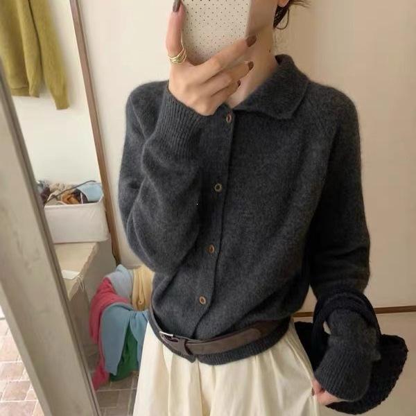 Women's Pure Wool Turtleneck Sweater - Soft, Warm Solid Color Knit for Autumn/Winter