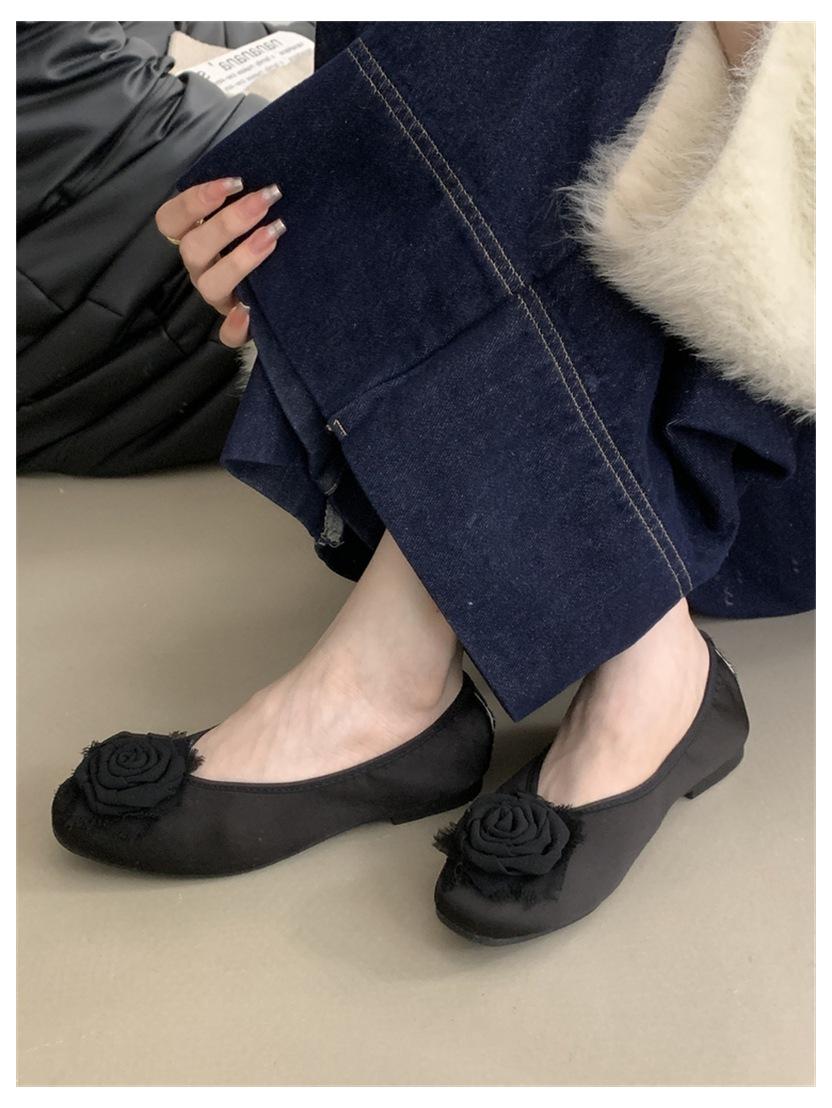 

2025 Spring New Vintage Niche Rose Shallow Flats Ballet Shoes Women Microfiber Soft Ballerina Slip On Casual Comfort Loafer Shoe 35
