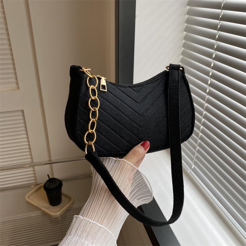 Retro Small Shoulder Bag 2023 Autumn Fashion Women Crossbody Bag Street Style Minimalist Handbag