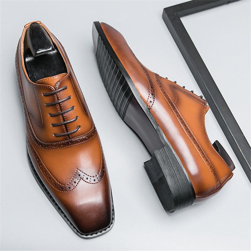 Fashion New Designer Gentleman Lace Up Patent Leather Brogues Shoes For Men Casual Loafers Business Formal Dress Footwear Zapatos Hombre