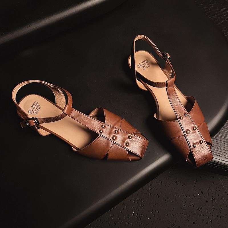 Fashion Women's New Genuine Leather Cowhide Square Toe Breathable Metal Rivet Loose Grip Strap Retro Low Heel Toe Roman Sandals