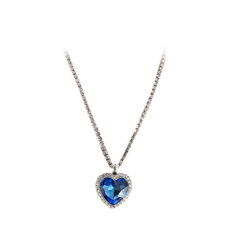 Collana a Cuore con Strass, Stile Moda Coreano – Design Elegante e alla Moda per Donne.