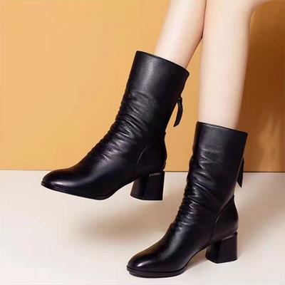 Sapatos de Novo Estilo: Botas de Couro Macio, Sapatos Femininos Botas Longas e Versáteis, de Bico Fino, Botas de Cano Grosso e Fino