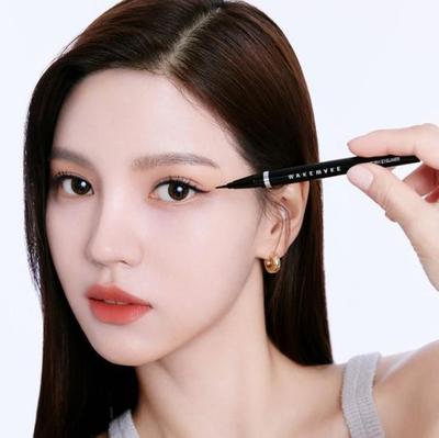 Wake Make Iron Wall Brush Eyeliner 3 FÄRGER 1+1 Special / Enkelartikel