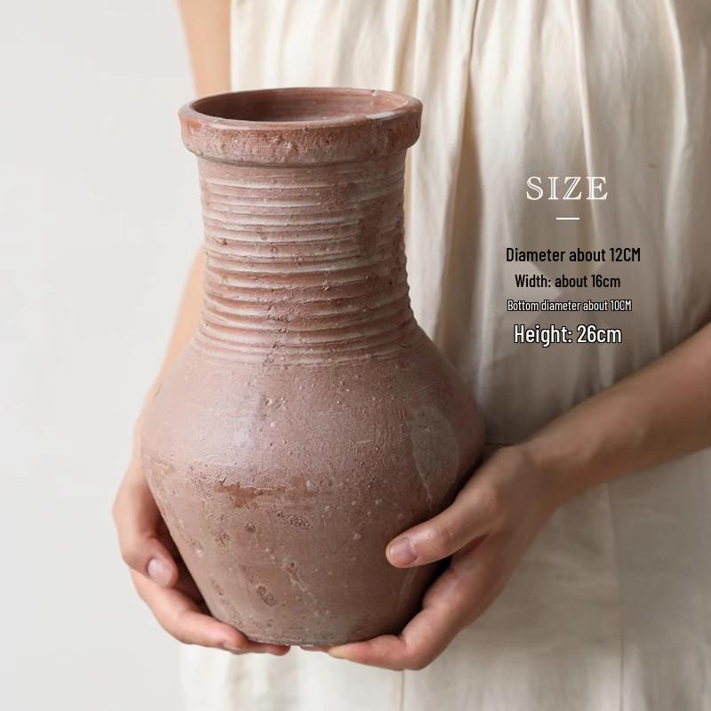 Handgefertigte rote Terrakotta-Vase im Wabi-Sabi-Stil mit doppelten Henkeln - Retro-Grobkeramik für Trockenblumen