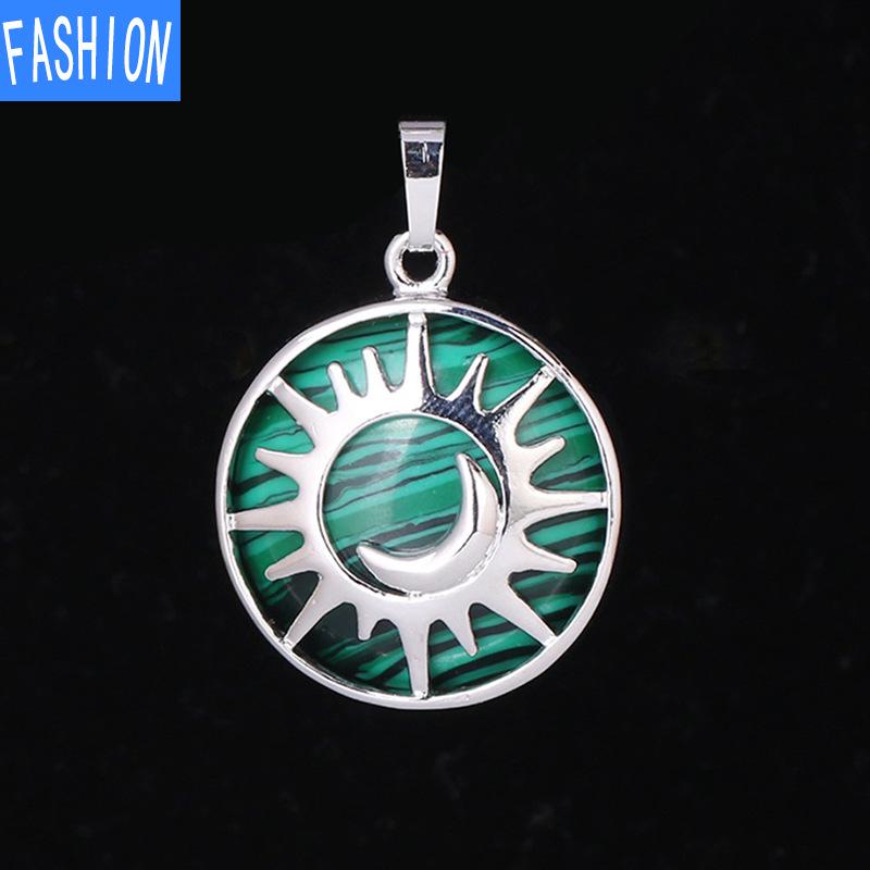 Pandantiv cu cristale naturale în stil național