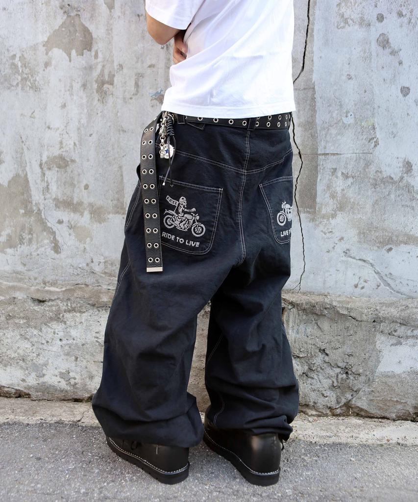 Tuseupeiseu Buyback Back Pocket Embroidered Pants [Black]