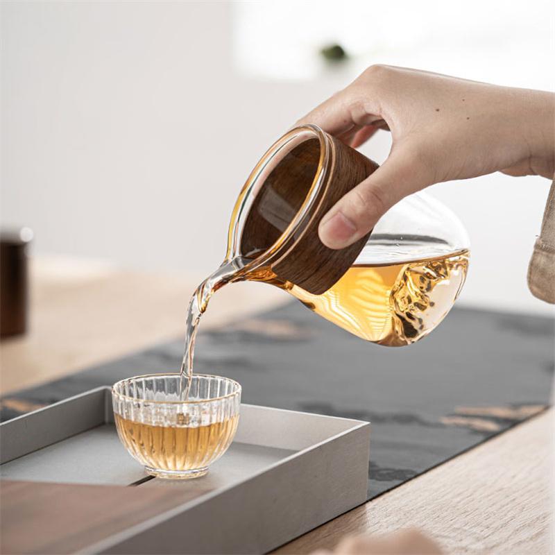 Heat resistant Bottom Mountain View Glass Fair Cup With Scald Proof Holder Tea Dispenser Chahai Kung Fu Tea Set Accessories