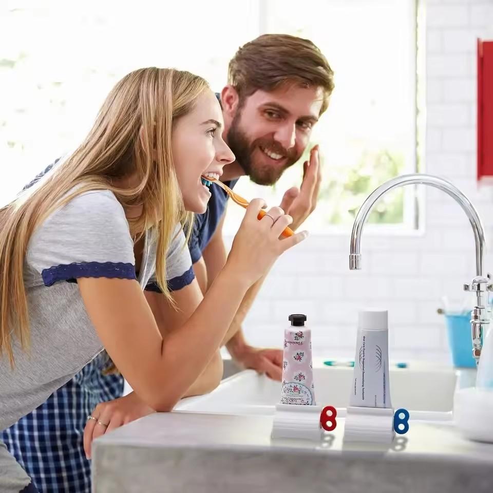 1 Pc Rolling Tube Toothpaste Squeezer Toothpaste Seat Holder Stand Rotate Toothpaste Dispenser for Bathroom