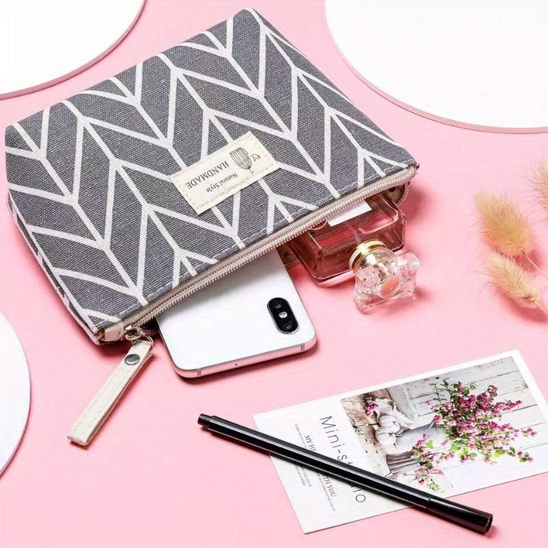 Multi-Functional Women's Makeup Bag Large Capacity Toiletry Organizer with Zipper Closure, Mixed Colors for Travel, Daily Use & Coin Storage