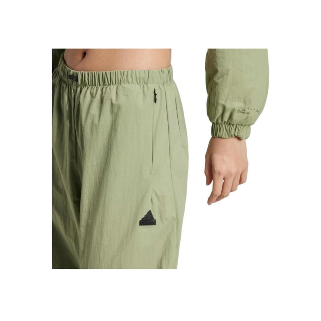 adidas City Escape Gewebte Fallschirmhose Zeltgrün Damen IW5205