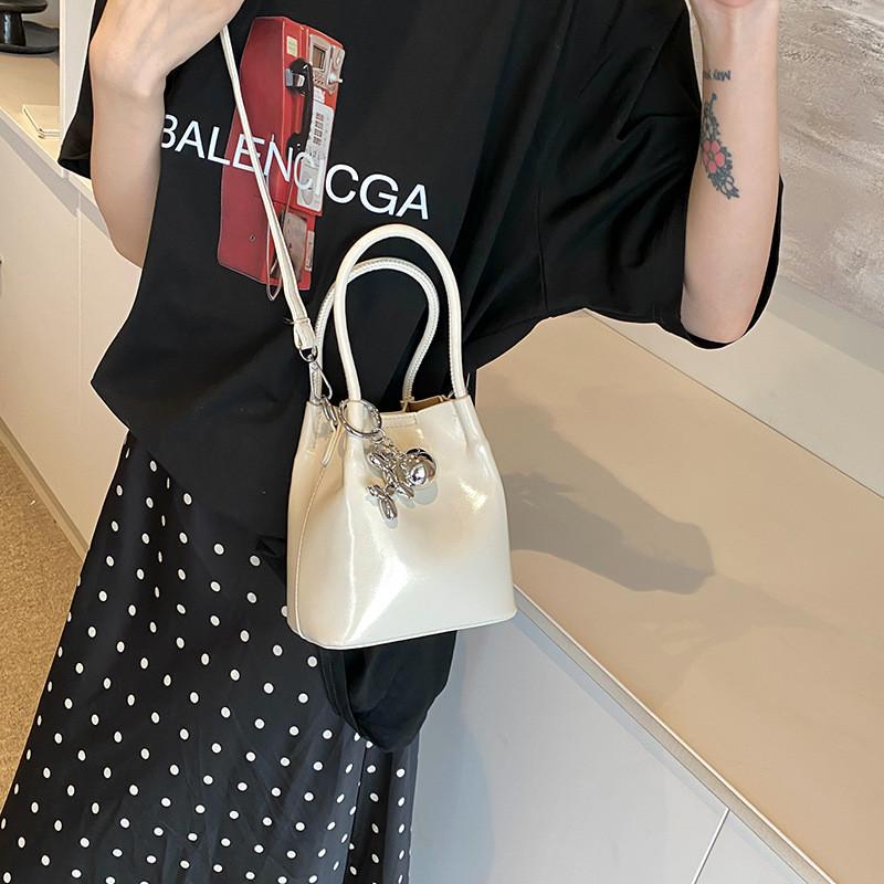 Ielgy Silver Bag Popular Summer Messenger Mobile Phone Bag High-End Red Fashion Bucket Bag