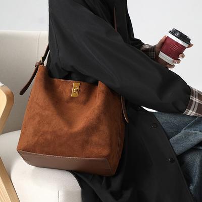 Bucket Bag Women'S Bag Large Capacity Commuter Bag Shoulder Suede Retro Messenger Bag Luggage