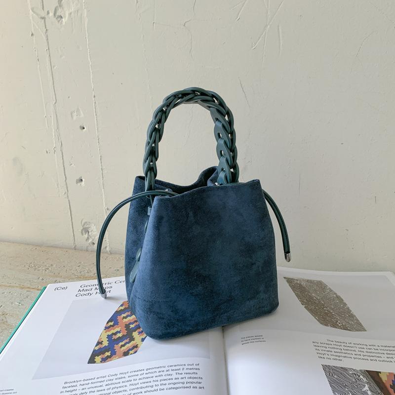 Go Out Handbag Women 2025 New Retro Suede Shoulder Bag Niche Commuter Versatile Messenger Bucket Bag