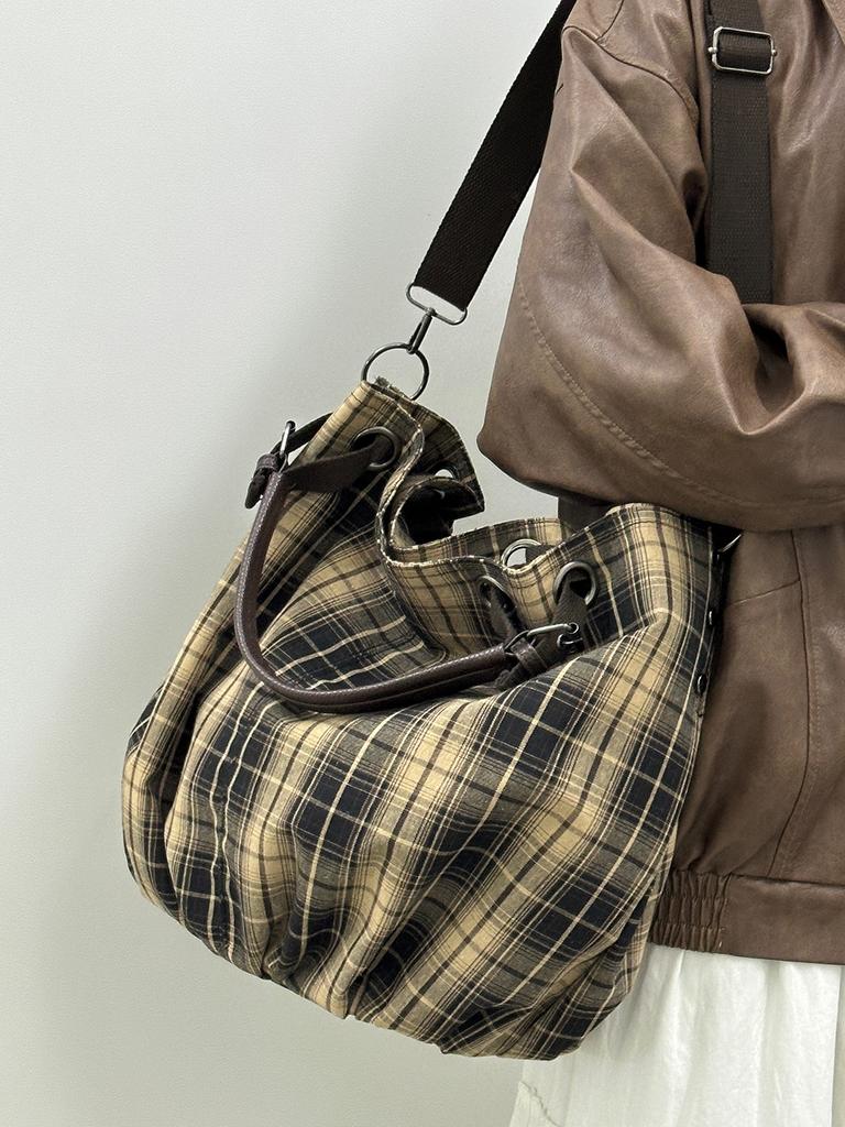 Japanese retro tooling bag tide brand canvas bag large capacity commuter shoulder messenger bag student portable tote bag