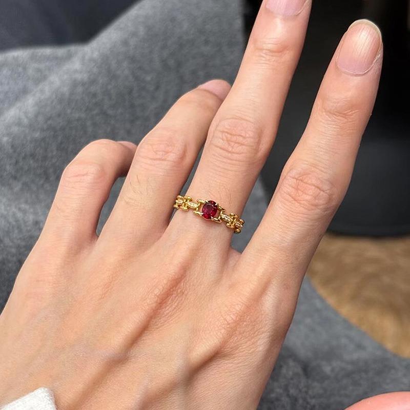 New In Diamond Studded Ruby Small Chain Rings for Women R Commuting Suitable for Daily  Female Ring Gifts Light Luxury