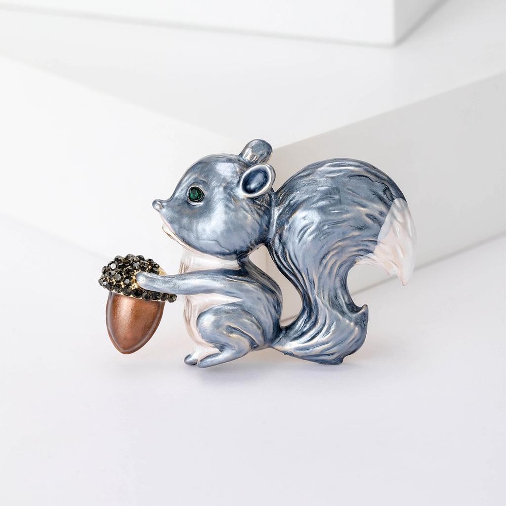 Klassische Emaillierte Eichhörnchen Broschen für Damen Strass Tier Pins Schlüsselanhänger Event Party Neue Geschenke Schmuck Dekoration Zubehör