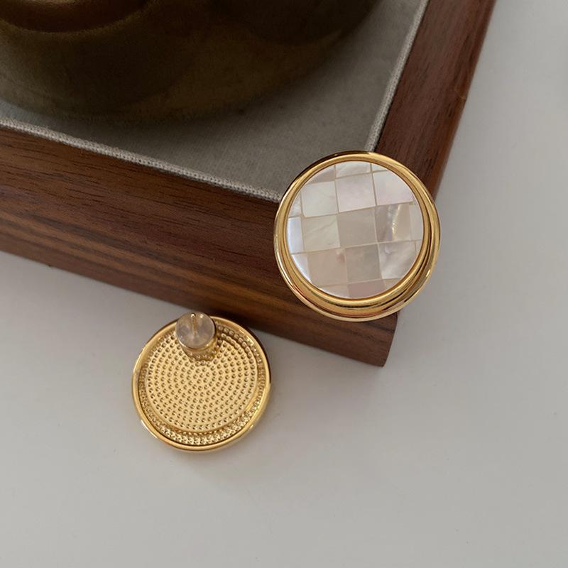 Natural Pearl Shell Disc Design Light Luxury Temperament Simple French Atmosphere High-End Stud