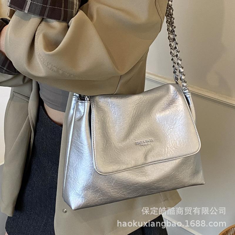 Retro Bag Women's Large Capacity 2025 New Autumn and Winter Versatile Simple Chain Shoulder Bag Commuter Tote Bag