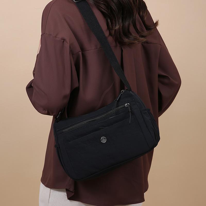 Multi-Layer Shoulder Bag Lightweight Crossbody Bag Solid Color Commuter Women's Bag