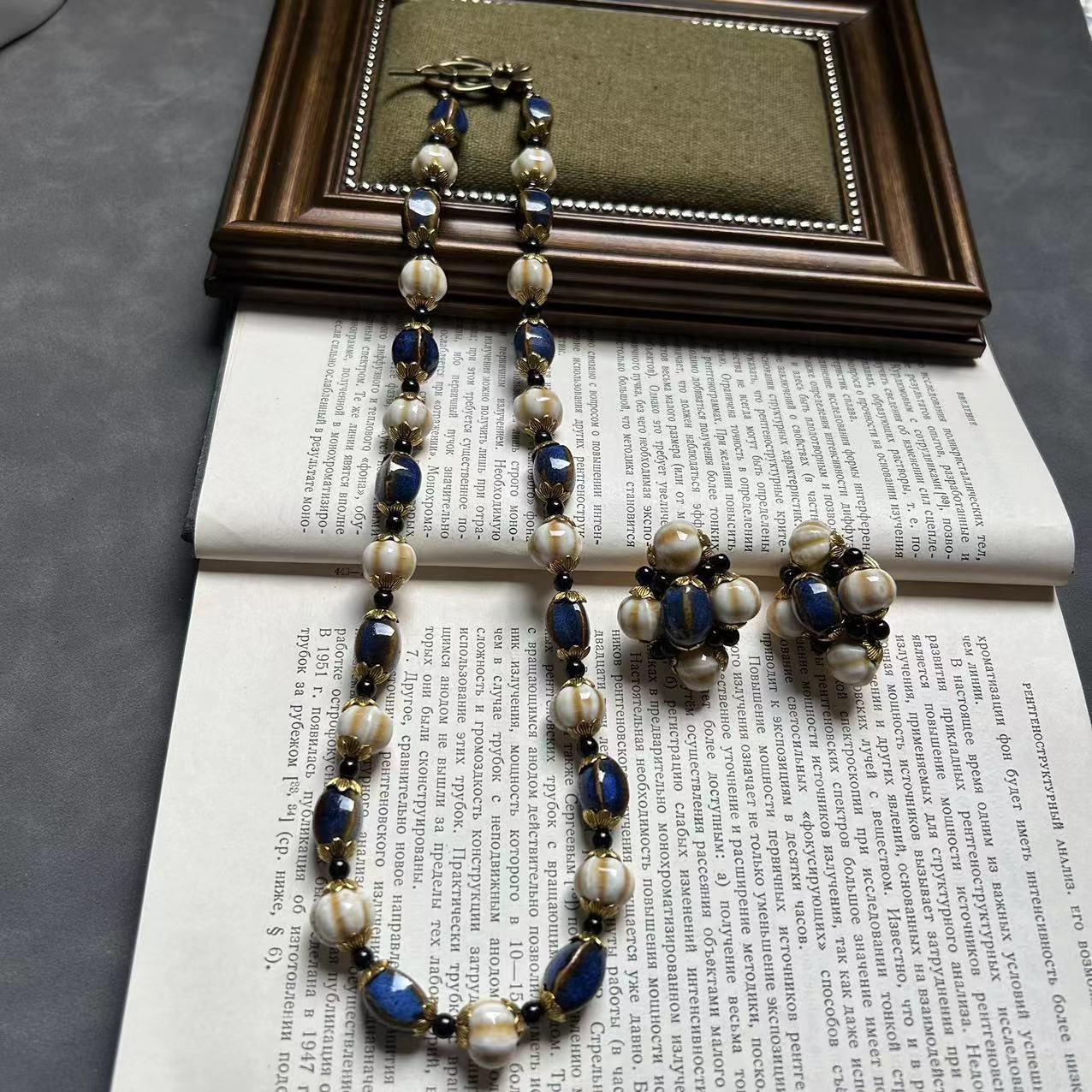 

Vintage Retro-Style Ceramic Bead Jewelry Set: Necklace & Ear Clips