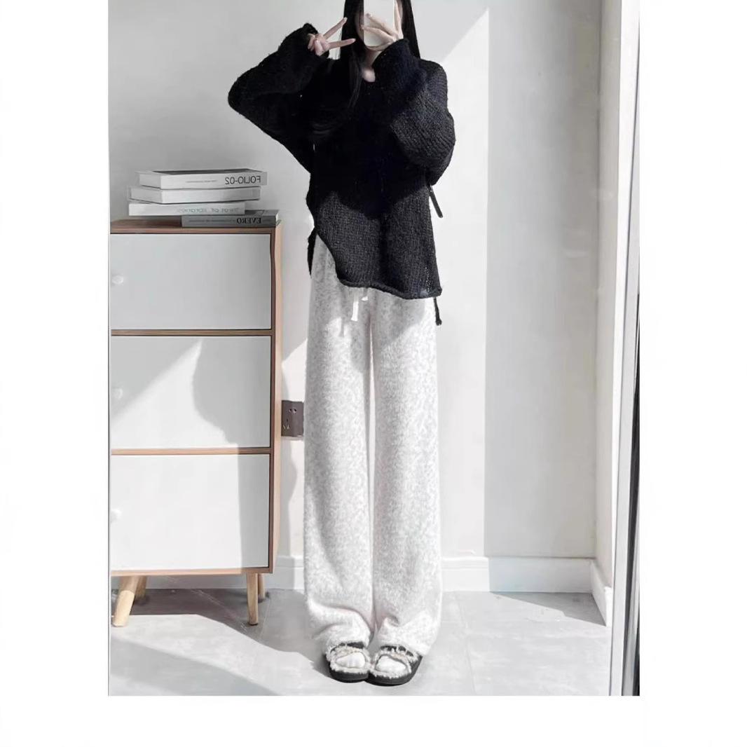 

High-Waisted Velvet Knit Wide-Leg Pants - Casual Petite Lazy Style for Women - Autumn/Winter Fleece-Lined Mink Glutinous Rice Pants XL (121-130 jin)