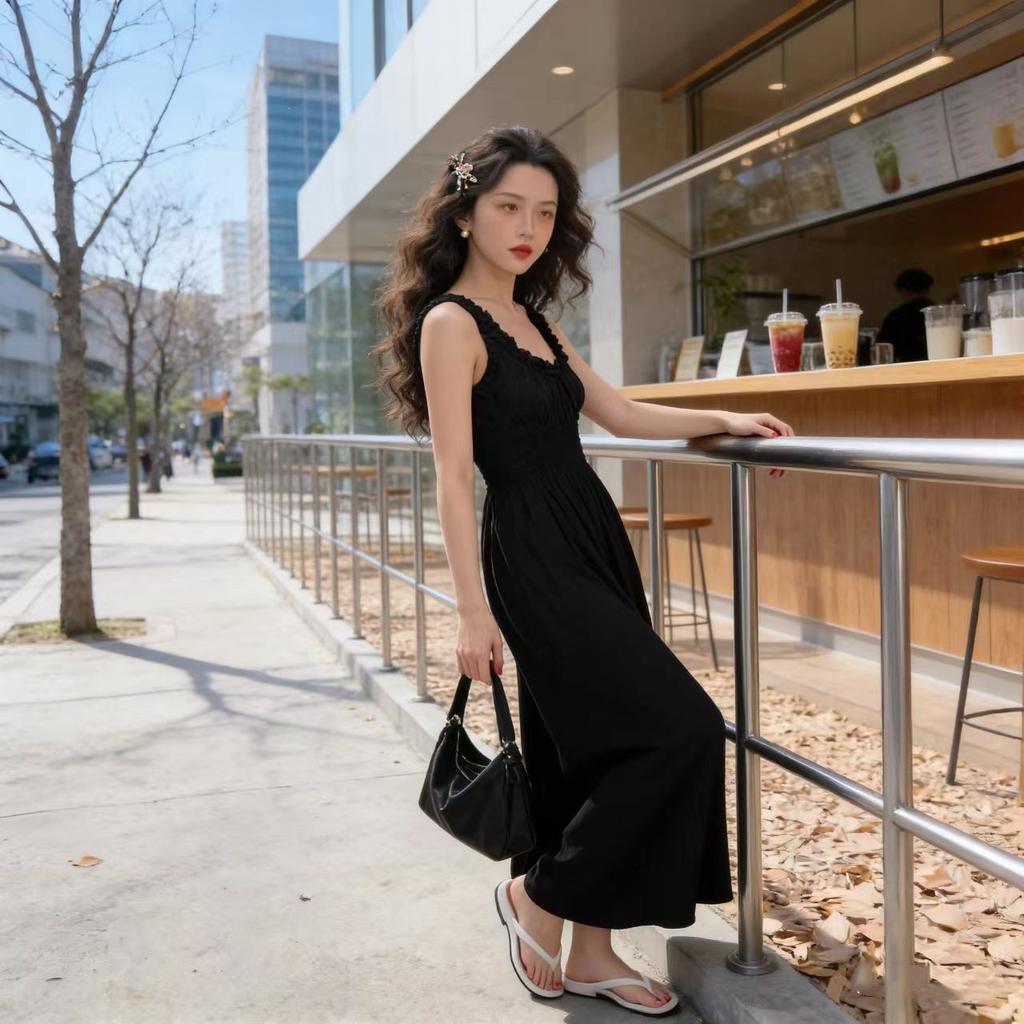 French Retro Style White U-neck Suspender Medium and Long Dress for Women In Summer, Pleated Waist and Thin Pendulum Dress