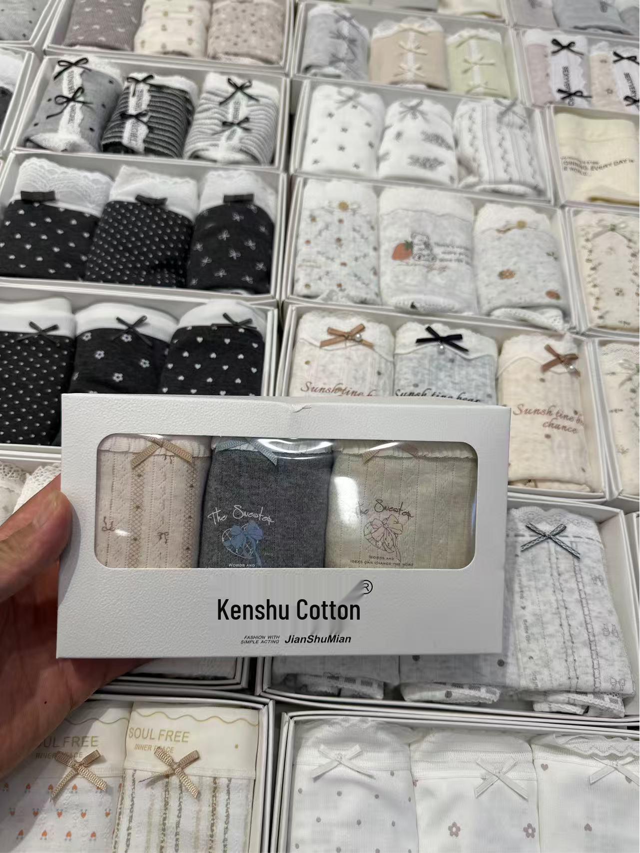 

Женское хлопковое нижнее белье Kenshu в японском стиле со средней посадкой, антибактериальные и дышащие трусы, подходит для 85-125 цзиней. For 85-125 Jin