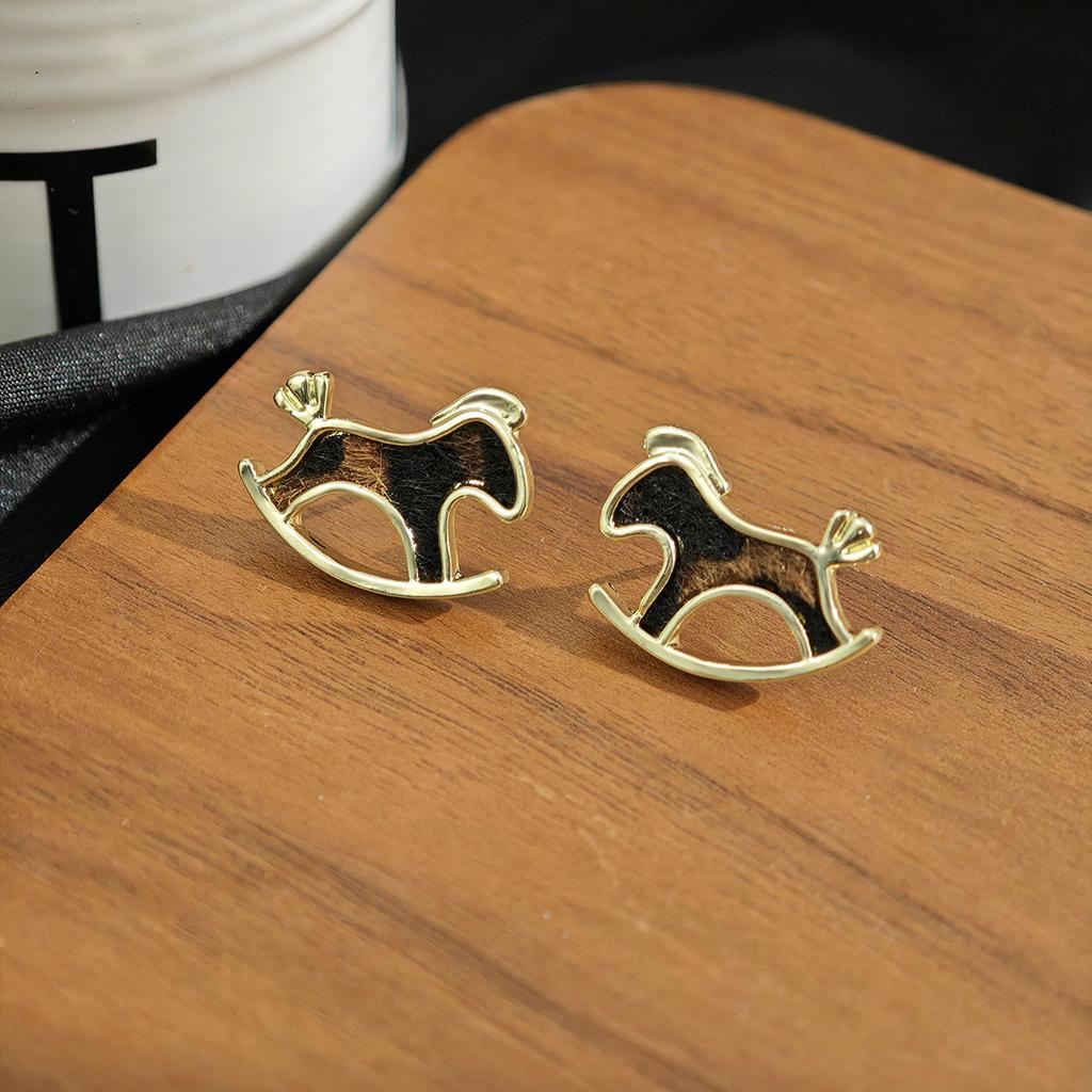 Golden Leopard Print Cute Childlike Trojan Horse Stud Earrings Simple And Advanced Sense Trendy Commuter Fashion Earrings